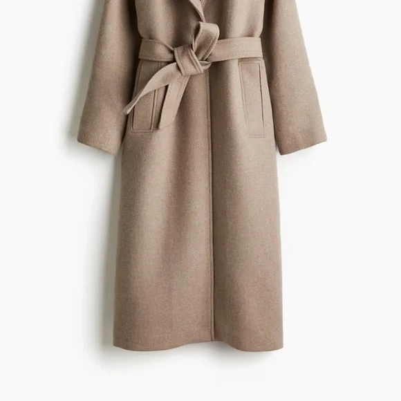 Elegant Tan Long Coat - Picture 1 of 2